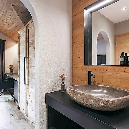 Vaya Zell Am 4*