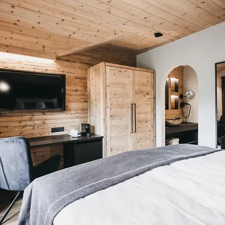 Vaya Zell Am Inklusive Zell Am Kaprun Sommer Karte ホテル 4*